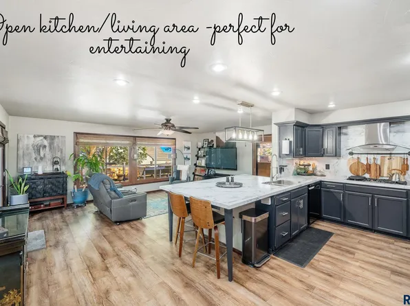 2204 W 22nd St, Sioux Falls, SD 57105