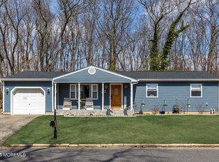 727 Hardean Rd, Brick, NJ 08724