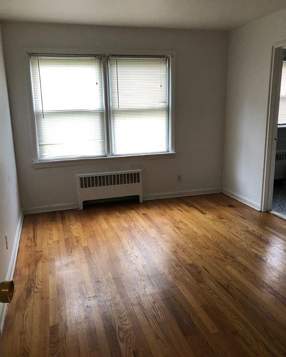 2nd image of 294 W Post Rd APT 1