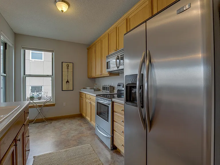680 N 2nd St #406 — Photo 9