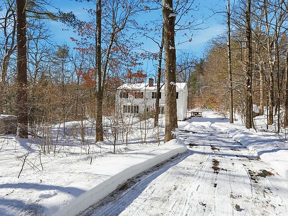 3rd image of 429 Moore St