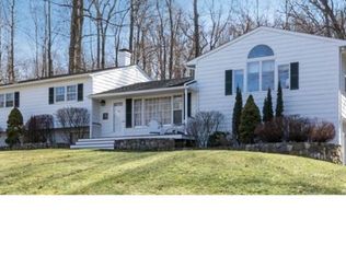 13 Sugarloaf Mountain Rd, Ridgefield, CT 06877
