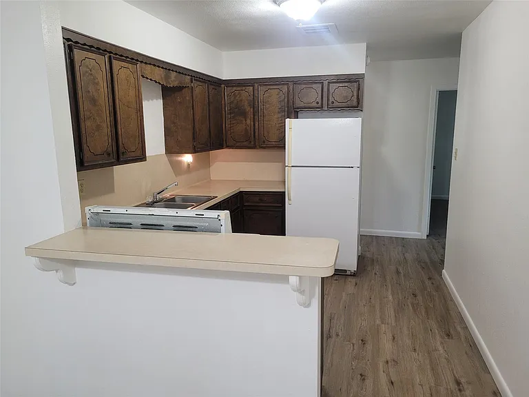 205 2nd Ave #2 — Photo 9