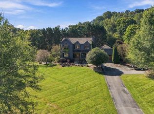 217 Lake Meadow Dr, Gray, TN 37615