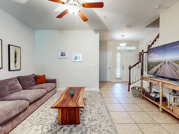 4th image of 233 ADELANTO Avenue