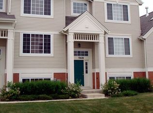 568 Cary Woods Cir, Cary, IL 60013