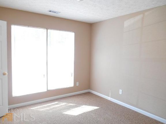 5th image of 708 Trickle Ln