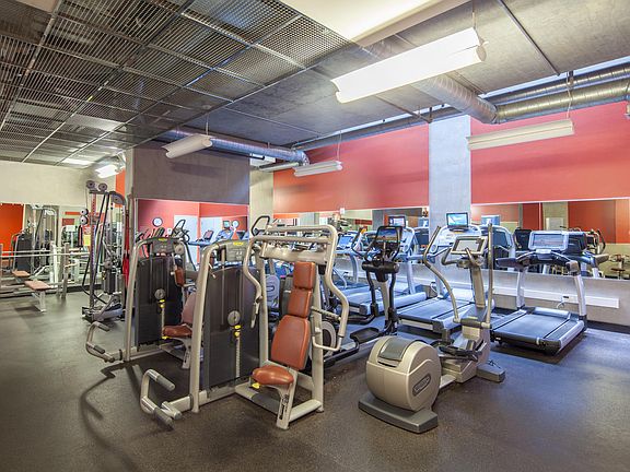 5th image of 350 11th Ave Unit 417