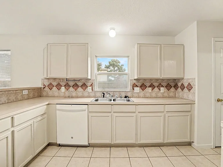 19130 Edens Dawn Dr — Photo 11