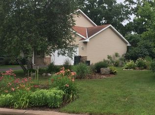 39177 Riverside Ct, North Branch, MN 55056