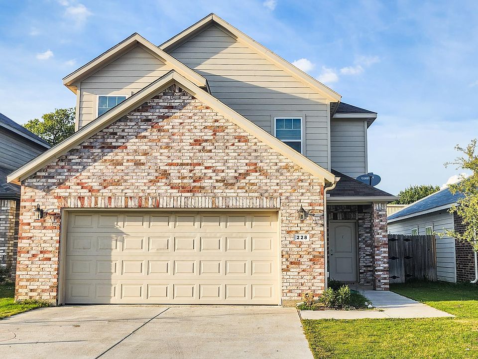 1st image of 228 McKenna Ct