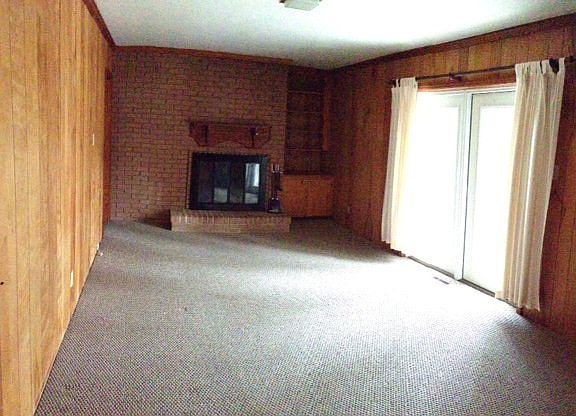 3rd image of 107 Crestmont Dr