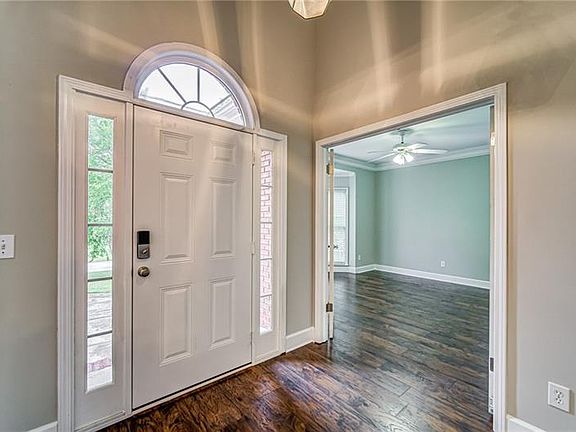 4th image of 1613 La Fayette Dr