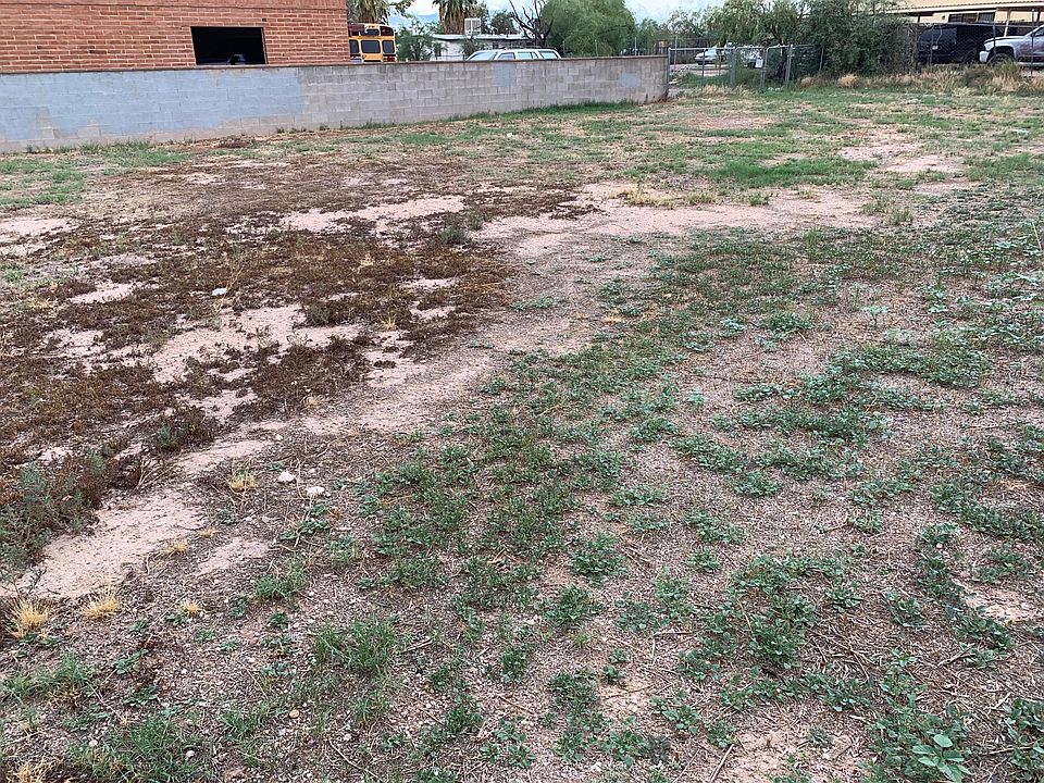 2nd image of 5830 S Vine Ave