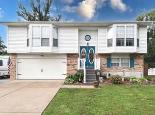 2466 Lombard Ln, Imperial, MO 63052