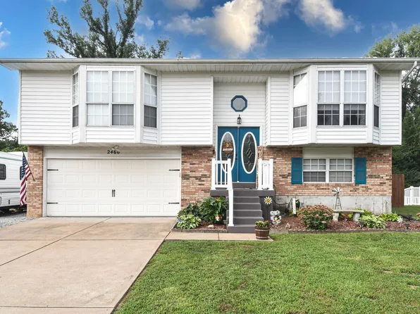 2466 Lombard Ln, Imperial, MO 63052