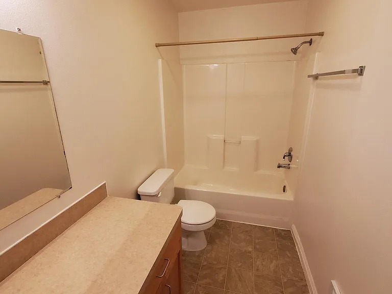 630 Linden Dr #4 — Photo 4