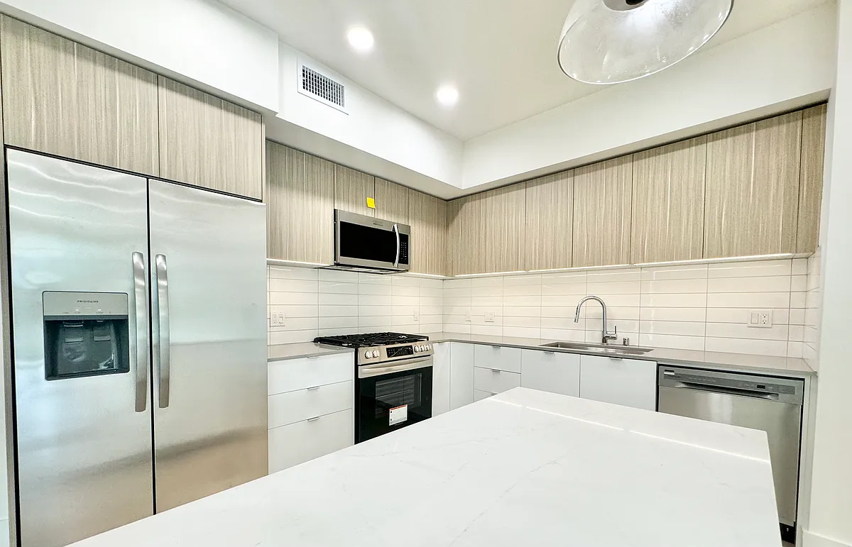 Building Photo - 12078 Guerin St #107