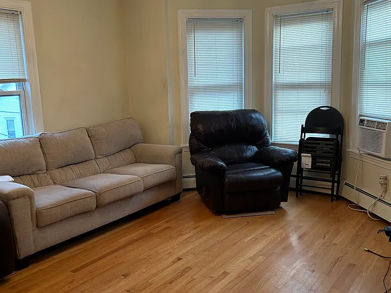 56 Mozart St #3 — Photo 3