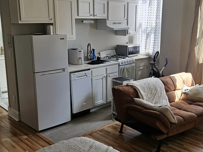 1185 Commonwealth Ave #8 — Photo 4
