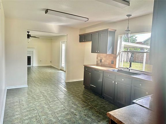 5th image of 6501 Lauren Dr