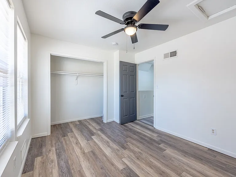 321 W South Ave — Photo 10