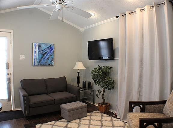 2nd image of 4052 Prescott Ave #3