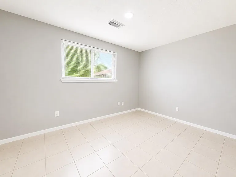 723 Onaleigh Dr — Photo 7