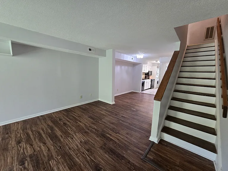 117 Kingsbury Dr — Photo 21