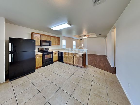 3rd image of 100 Meadow Lark Ln