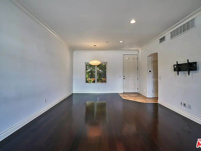 851 N San Vicente Blvd #102 — Photo 5