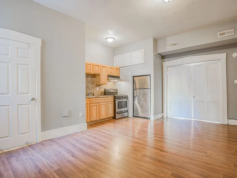 119 S Wolfe St — Photo 5