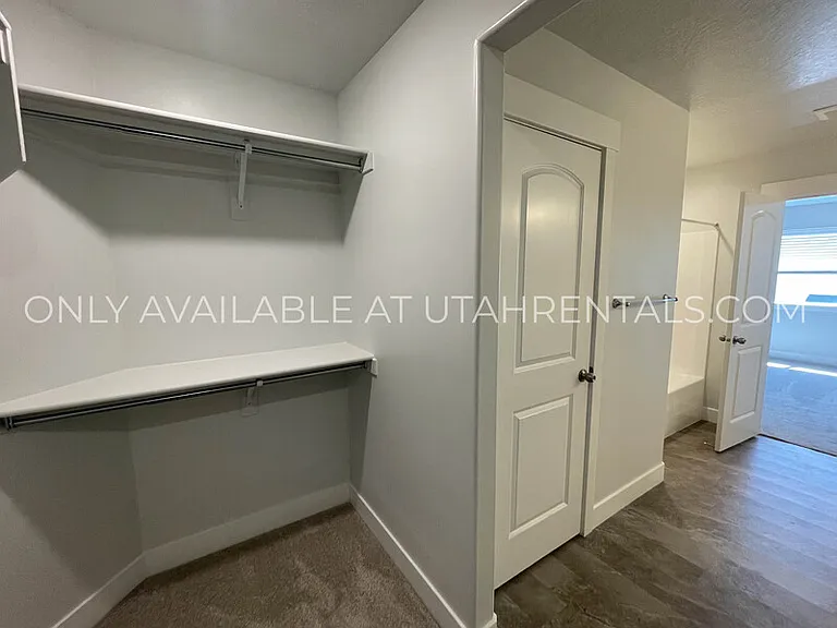 4237 W 2010 N — Photo 15