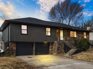 5835 S Geronimo Dr, Springfield, MO 65810
