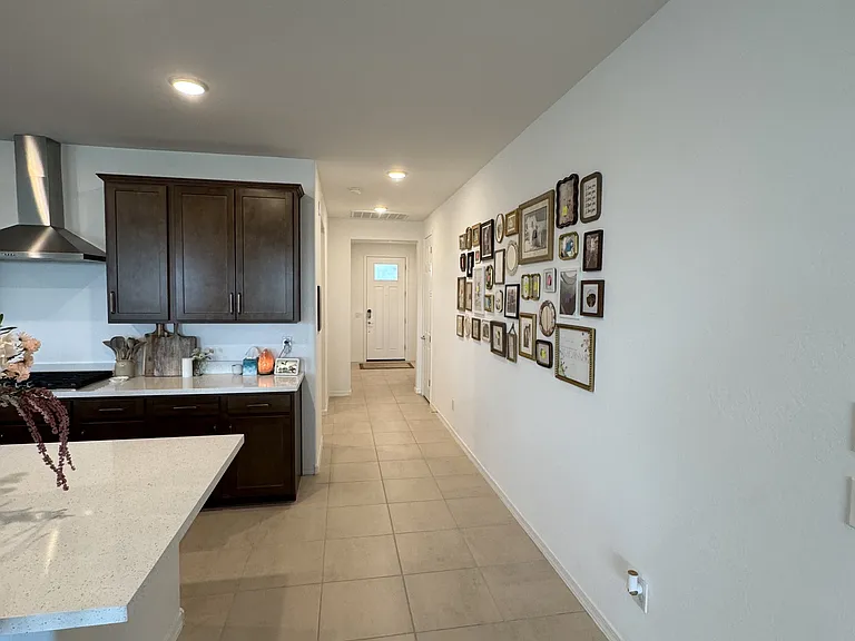 643 W Riparian Dr — Photo 6