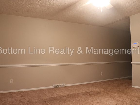 2nd image of 4815 Horizon Cres