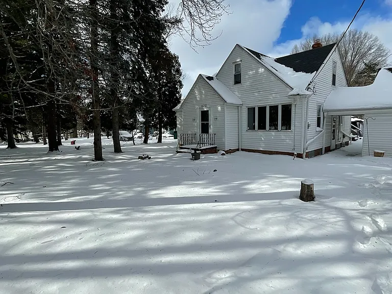 24777 Highland Rd — Photo 1