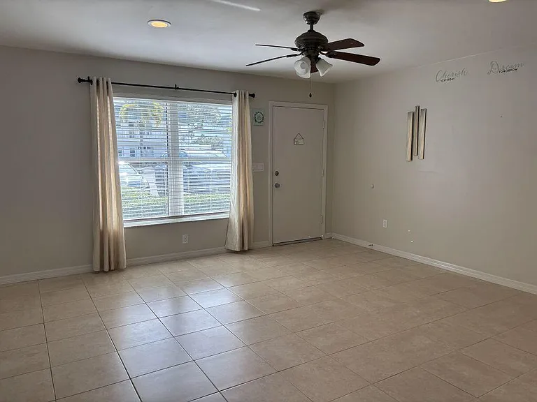 2800 Indian River Blvd #1 — Photo 3