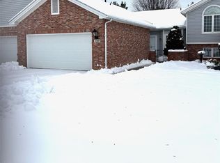 6320 Squire Lake Dr, Flushing, MI 48433