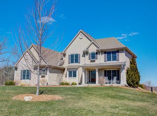 20190 Settlers Hollow Ln, New Berlin, WI 53146