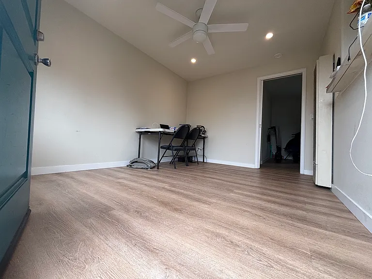 124 Hiawatha Ave #7 — Photo 2