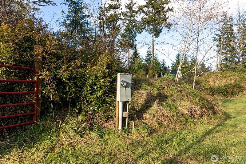 4th image of 22308 Sandridge Road