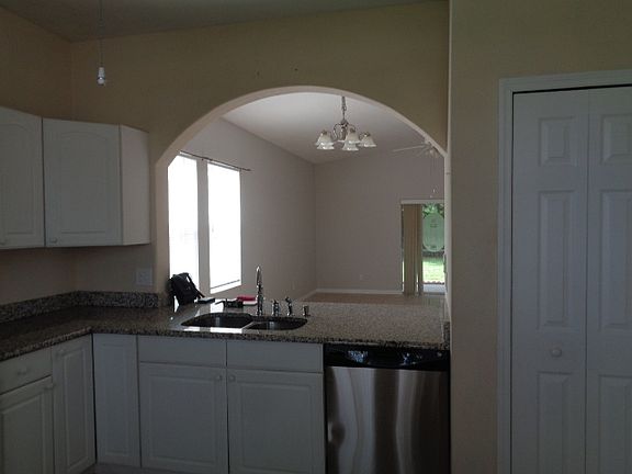 4th image of 1206 SE 23rd Ter