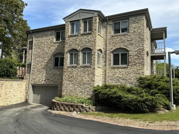 7234 North Green Bay AVENUE #202, Glendale, WI 53209