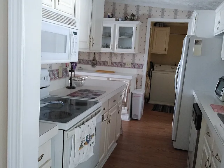 701 Capeside Dr — Photo 4
