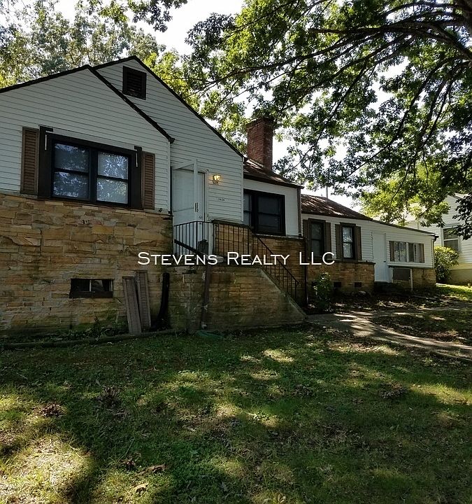 1st image of 2424 Chicago Ave