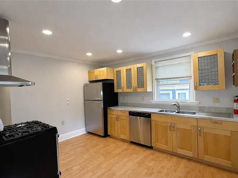 739 Rock St #1 — Photo 8