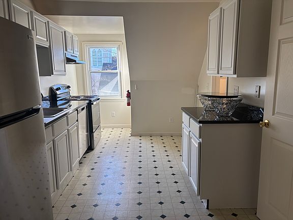 3rd image of 301 Goldsborough St #5