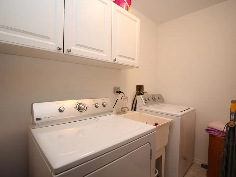 15515 Westminster Dr — Photo 16