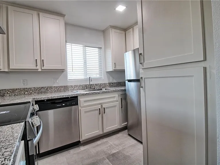 1278 Vista Serena Ave — Photo 8